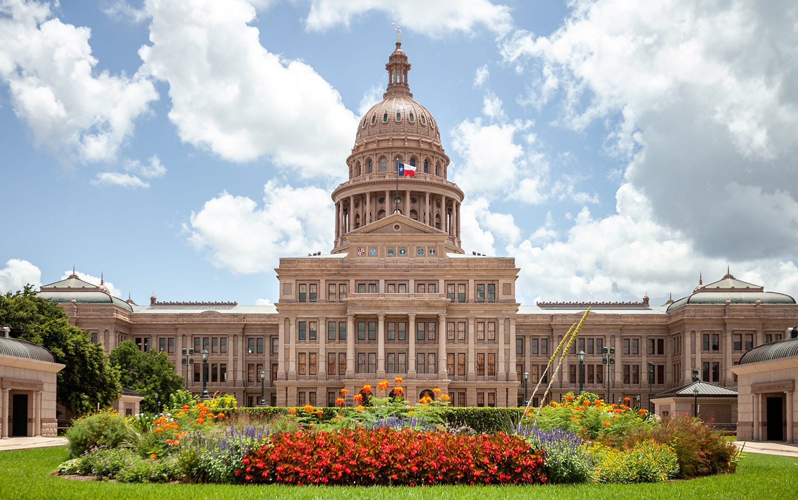 Big Texas Lot Reform Measure Inches Forward — With A Catch